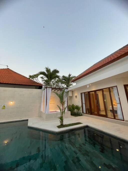 Villa Akmali Umalas 2Br With Private Pool & Jacuzzi Canggu Exterior foto