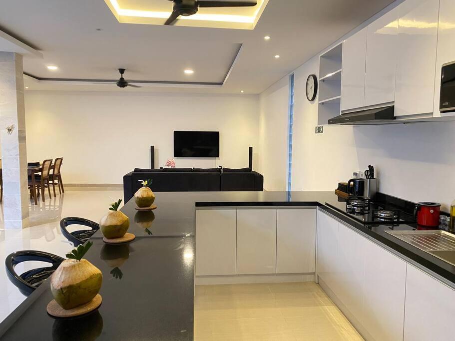 Villa Akmali Umalas 2Br With Private Pool & Jacuzzi Canggu Exterior foto