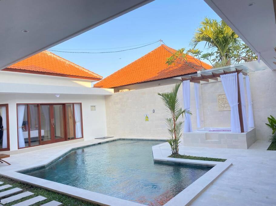 Villa Akmali Umalas 2Br With Private Pool & Jacuzzi Canggu Exterior foto