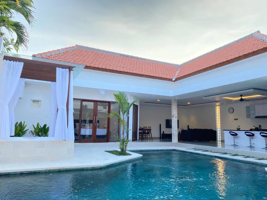 Villa Akmali Umalas 2Br With Private Pool & Jacuzzi Canggu Exterior foto