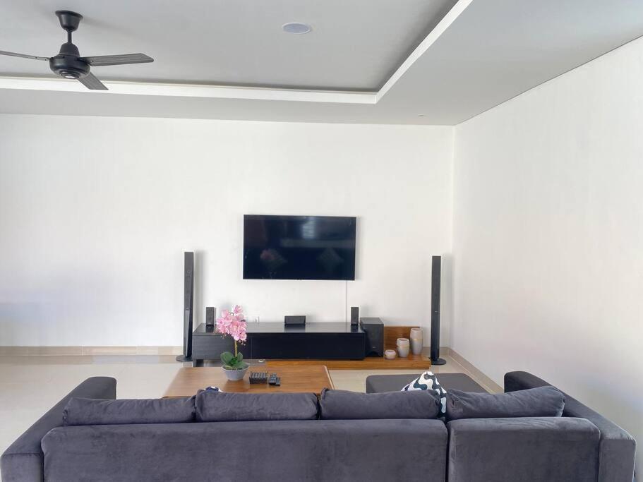 Villa Akmali Umalas 2Br With Private Pool & Jacuzzi Canggu Exterior foto