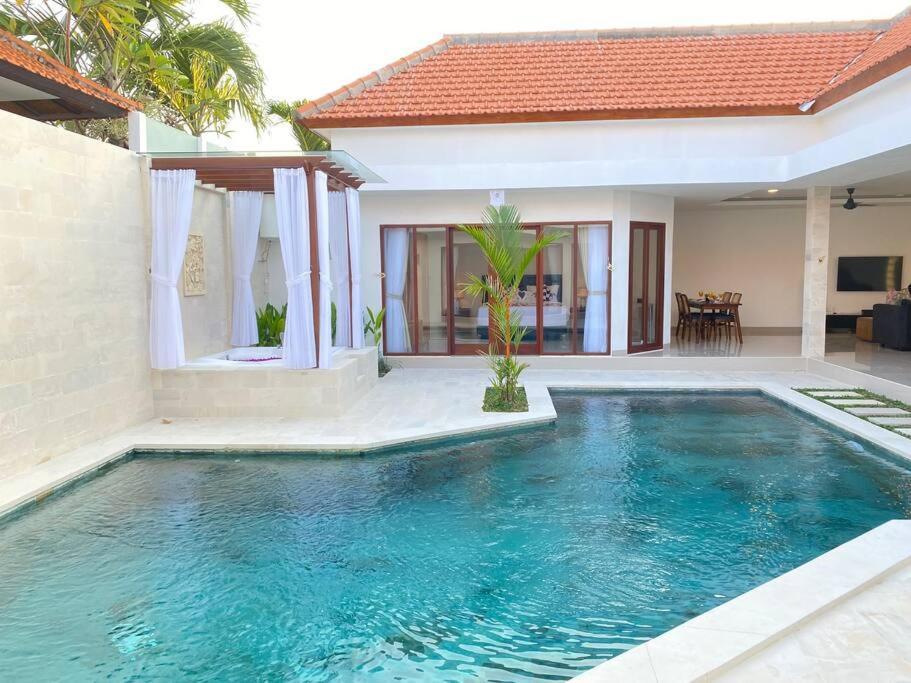 Villa Akmali Umalas 2Br With Private Pool & Jacuzzi Canggu Exterior foto
