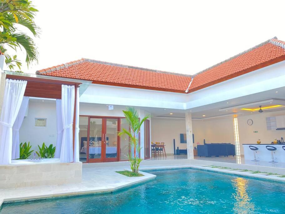 Villa Akmali Umalas 2Br With Private Pool & Jacuzzi Canggu Exterior foto
