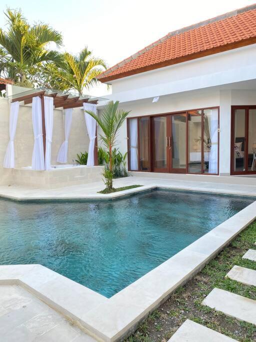 Villa Akmali Umalas 2Br With Private Pool & Jacuzzi Canggu Exterior foto